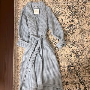 BROOKLINEN WAFFLE ROBE - SMALL - Ocean Blue - New with tags
